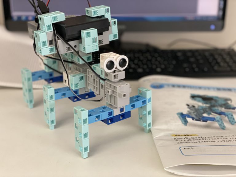 昆虫のような動き！　６足歩行ロボット完成！