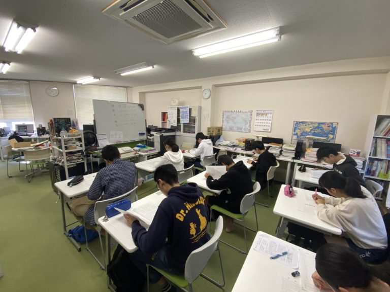 入試対策講座　第六回　第４回愛知県全県模試を実施！　生徒に混じって自分も問題を解いてみました！