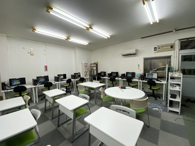 無事引っ越しが完了しました！　明日からは、広くなった１Ｆの新教室で授業を開始します！