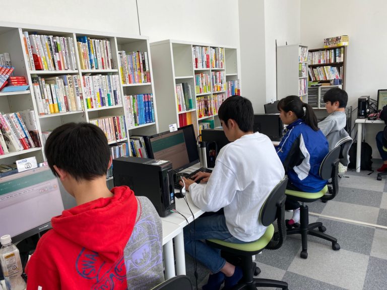 冬期講習、中３生は、毎日12時間！塾に住んでるのかというレベルで頑張ってます！