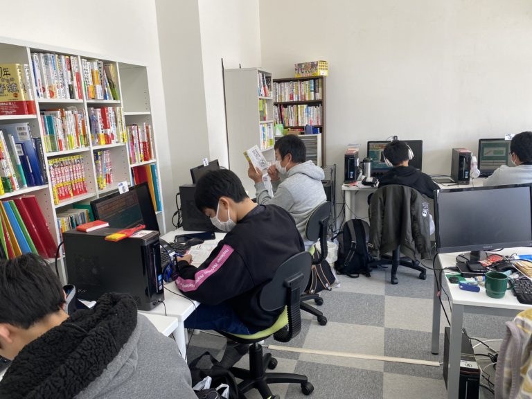 今日は、テスト対策講座と、合間に６件の保護者面談を実施しました。