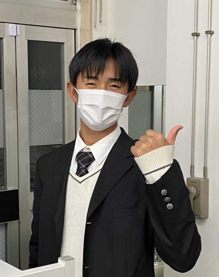 卒塾生が大学合格の報告に来てくれました！