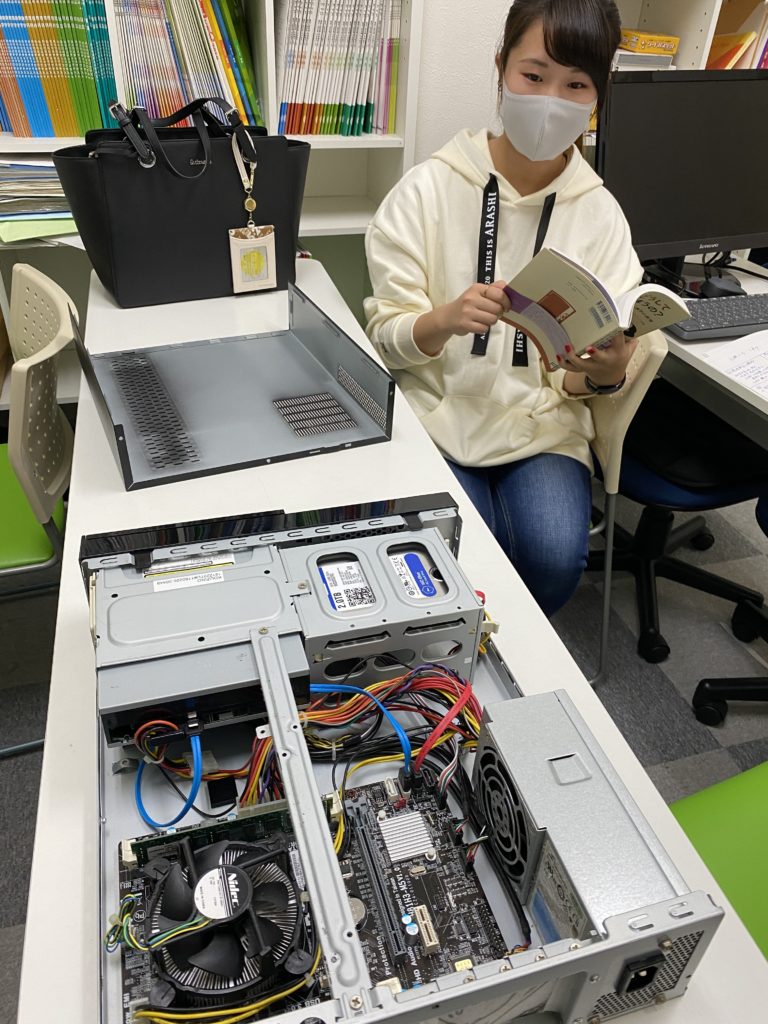 8年半前、最初に入塾してくれた卒塾生が、PCを抱えてきてくれました！