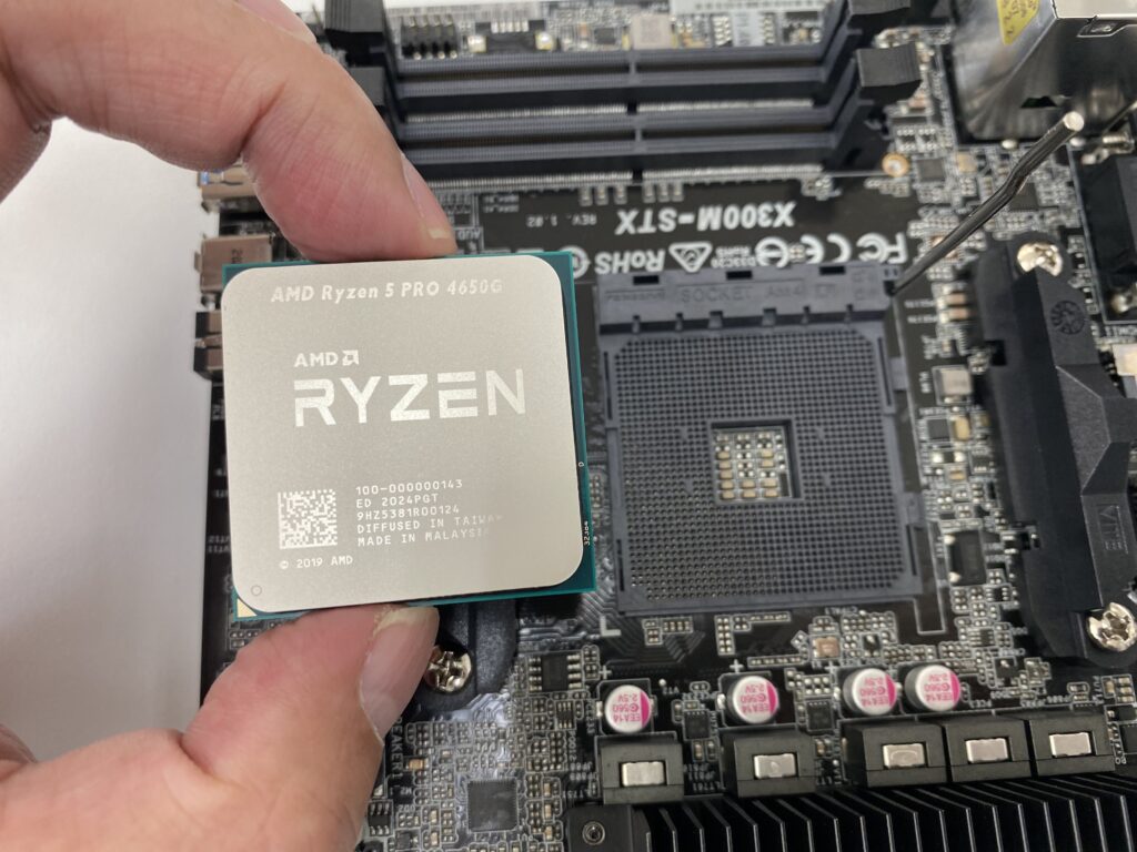 ASRock DeskMini X300 \u0026 Ryzen 5 PRO 4650G良好