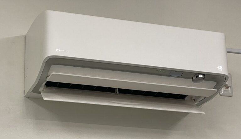 換気のできるエアコンを導入しました！　これで快適に勉強ができます！