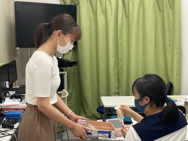 卒塾生が顔をだしてくれました！　入社から既に3ヶ月！　すっかり社会人になっていました！