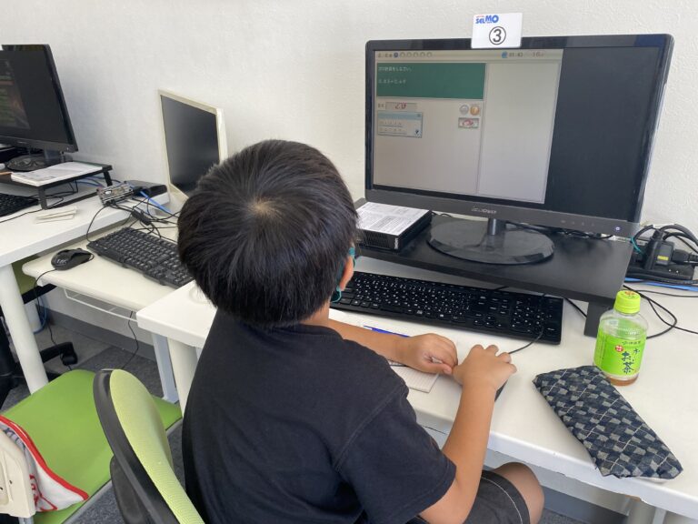 夏期講習始まりました！　入塾したばかりの小学生から高校生まで頑張ってます！