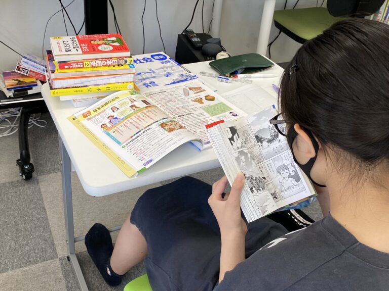 いろいろ迷う歴史の参考書・・・　やっぱり一番は〇〇ですね！