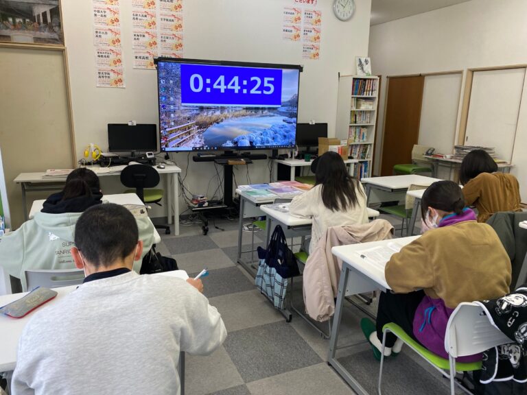 入試対策講座　後半の部　第２回　今日も過去問をじっくり解いてもらいました！