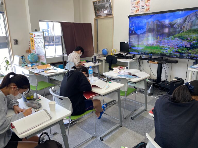 入試対策講座　第２回　基礎問題を中心に演習を行いました。