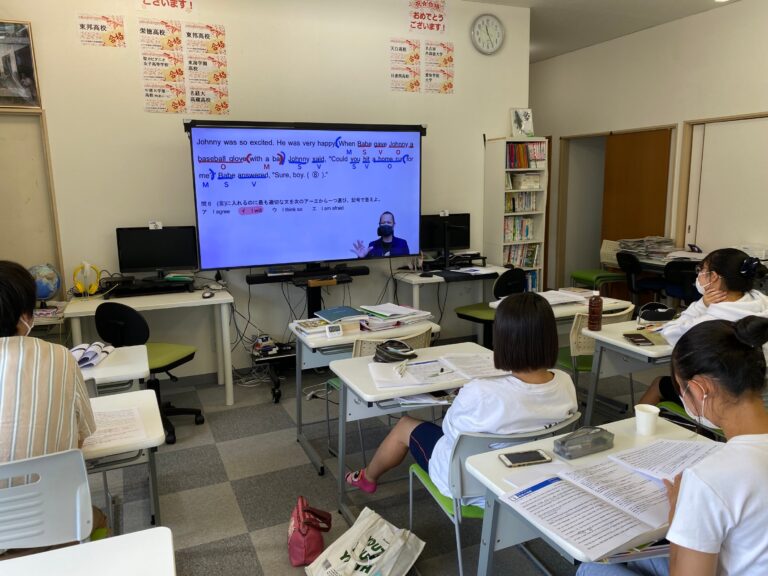 入試対策講座　第５回　模試の過去問を使って自分の足りない点に気づいてもらっています