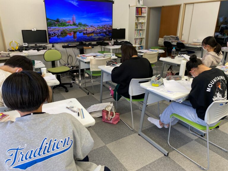 入試対策講座　第７回　引き続き期末テストの範囲を中心に演習を行いました。