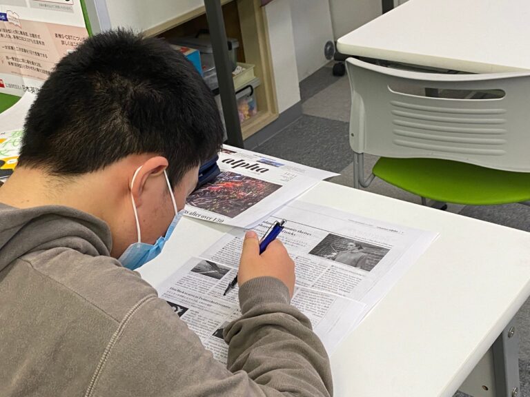 高校生が英字新聞に挑戦してくれています！