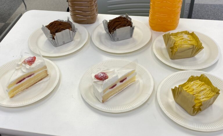 クリスマス・イブに模試を、クリスマス当日に冬期講習に来てくれた生徒たちに、ささやかですがプレゼントです！