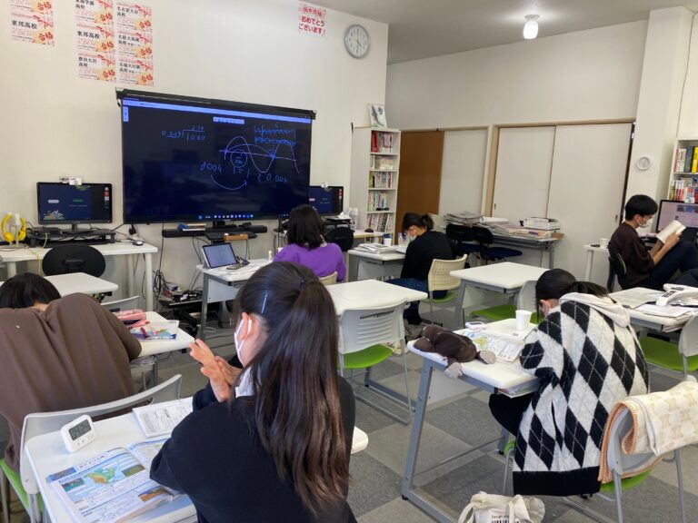 日進西中学校　学年末テストまであと４日間！　週末を使ってガッツリ勉強してくれています！