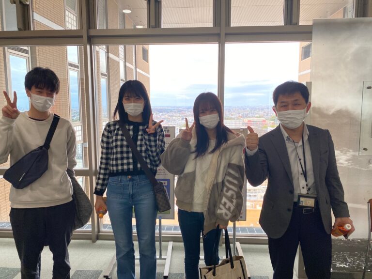 名城大学に合格した卒塾生を連れて、名城大学竹内先生にご挨拶させていただきました！