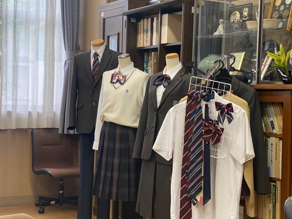 愛知商業高校のここがやばい！ Part２ 制服＆授業＆学校設備編 | 日進市の学習塾【個別学習のセルモ】