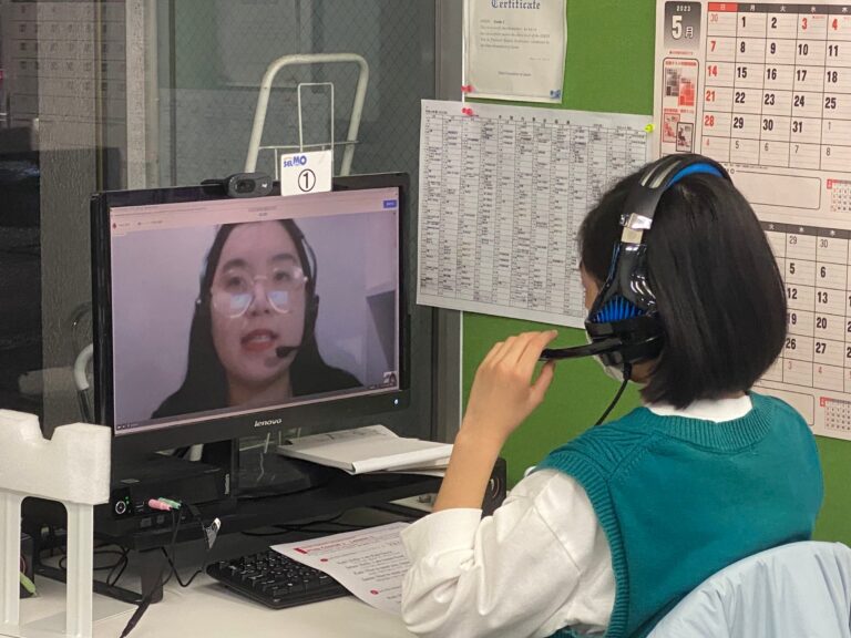 今日は雨の中の中学の入学式でしたね。塾ではオンライン英会話＆読書がスタート！