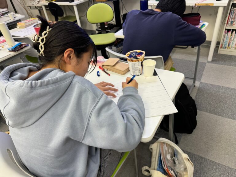 入試対策講座　第６回　期末テストを前に、どうやって内申をあげるかを方眼ノートで「考えて」もらいました！