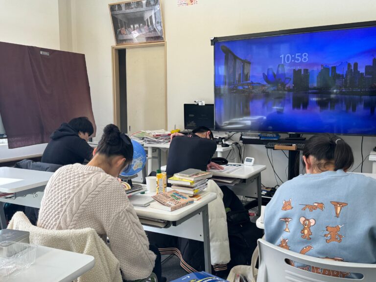私立高校一般入試　１日目終了！　今日試験がなかった生徒は朝から塾で明日に向けて勉強してくれました！