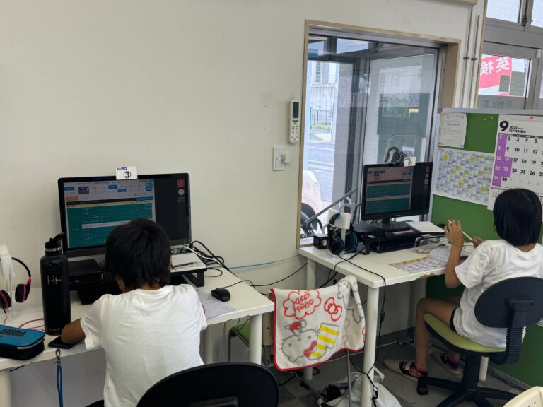 入塾したばかりの小学生姉弟2人が、早速学校の宿題から始めてくれています！