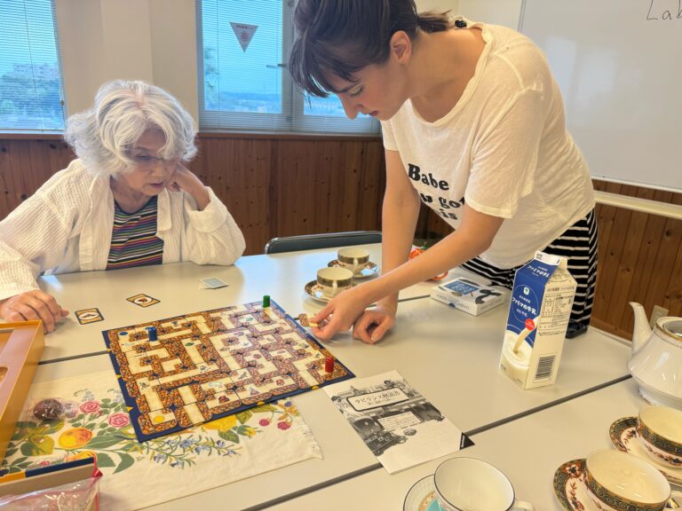 木曜は英会話の日！　今日は英語で「ボードゲーム」を楽しみました！