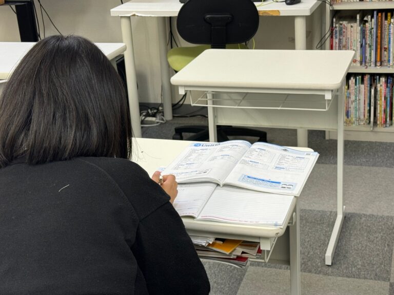 期末テストの結果に満足いかない中１生、早速行動開始です！