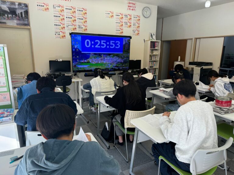 入試対策講座　第８回　前半最終講座は全県模試に挑戦してもらいました！
