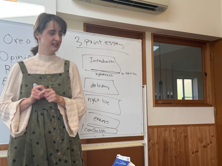 木曜は英会話の日！　～日本と外国の作文の型の違い～