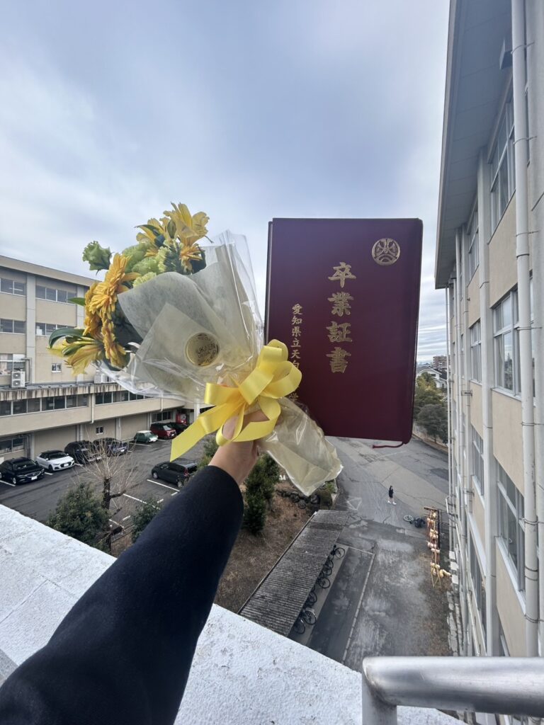 昨日は公立高校の卒業式、そして今日は公立高校入試の追試験が行われました。