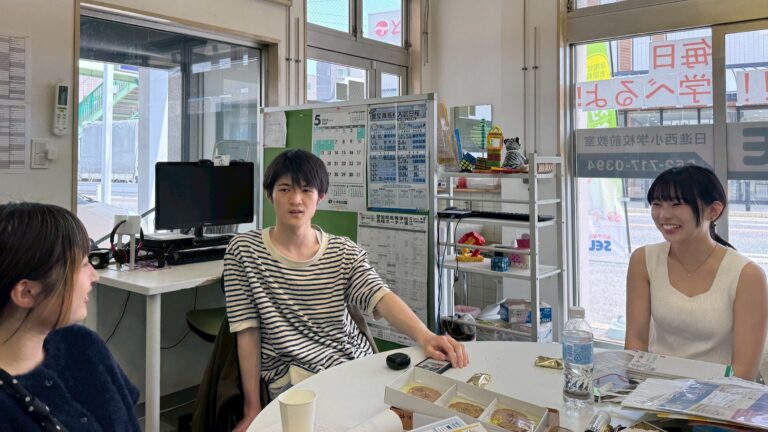 昨年8月以来、10ヶ月ぶりに卒塾生3人が集合！　お互い大きく成長しました！