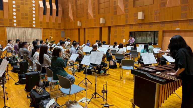 休日は、趣味の吹奏楽のお話を 　～AIが読み上げる曲目紹介を作ってみました！～