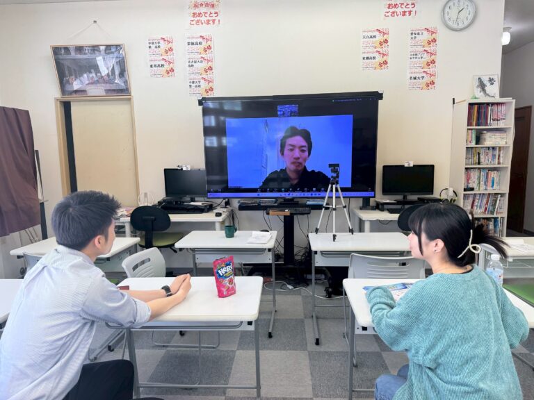 市議会議員の吉野先生と卒塾生と塾の先生での政治談義を行いました！