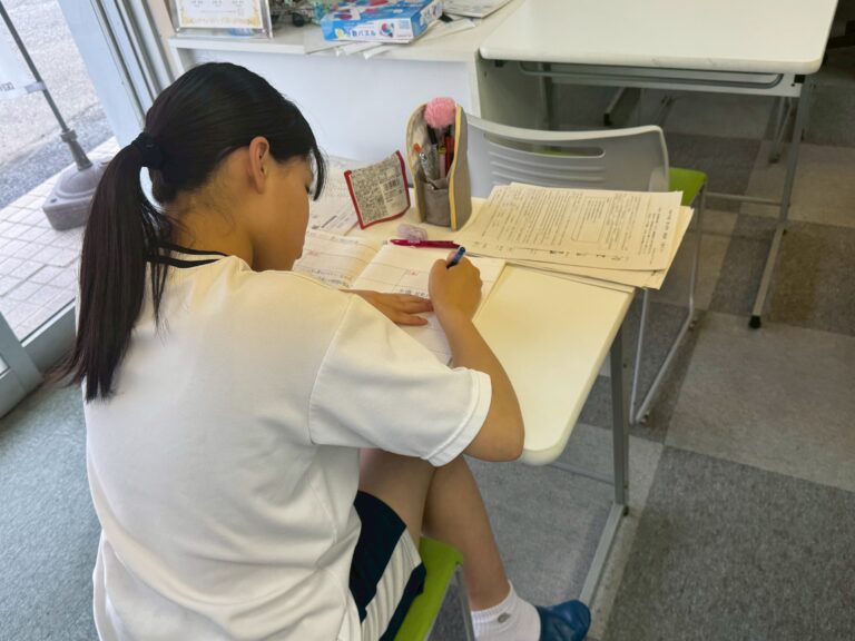 期末テストの結果に悔しい思いの中３生、早速方眼ノートで過去を変えています！