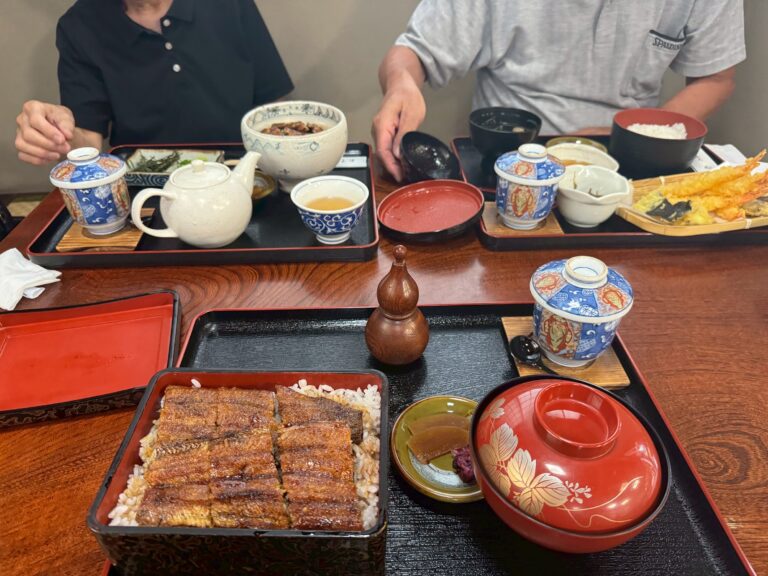 小学校時代の恩師と久々に食事をしながら思い出話しを。還暦を機に同窓会を計画することに～