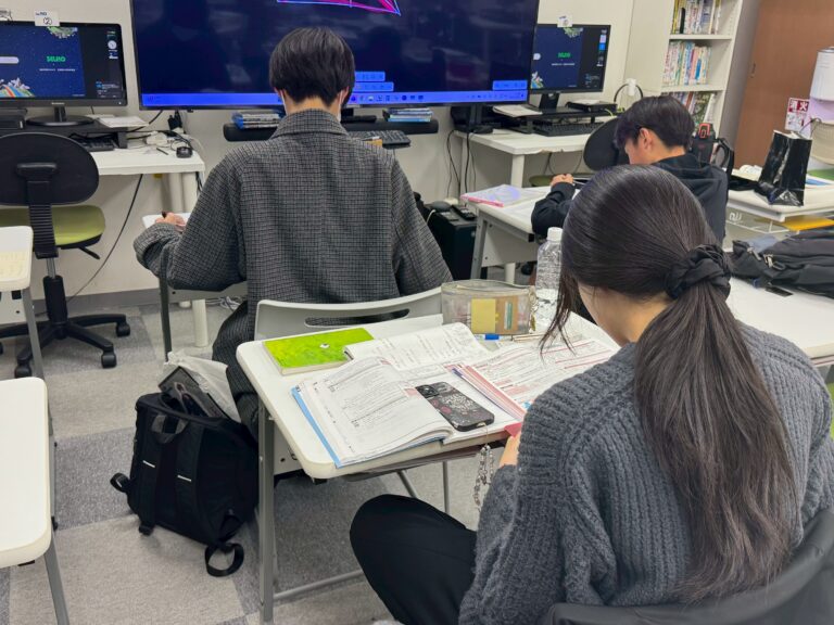 天白高校＆東郷高校は期末テストですね。生徒たちもテスト後そのまま塾に来て頑張っています！